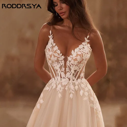 Imagen 2 del producto RODDRSYA Italia hombros finos con vestido de novia brillante V vestido de novia con estampado de cuello a vestido de novia bohemio brillante Vestidos De Naranja Barreros de nieve vendido gratis personalizado
