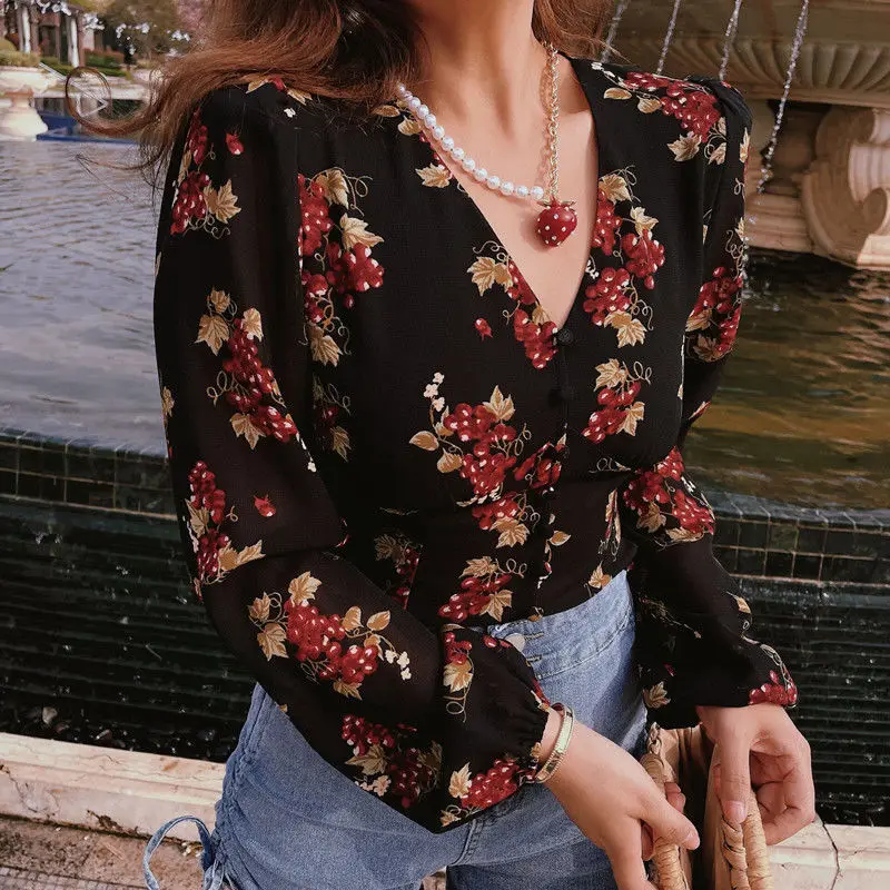 Oversized women's French retro grape print V-neck bubble sleeve palace button slimming shirt top