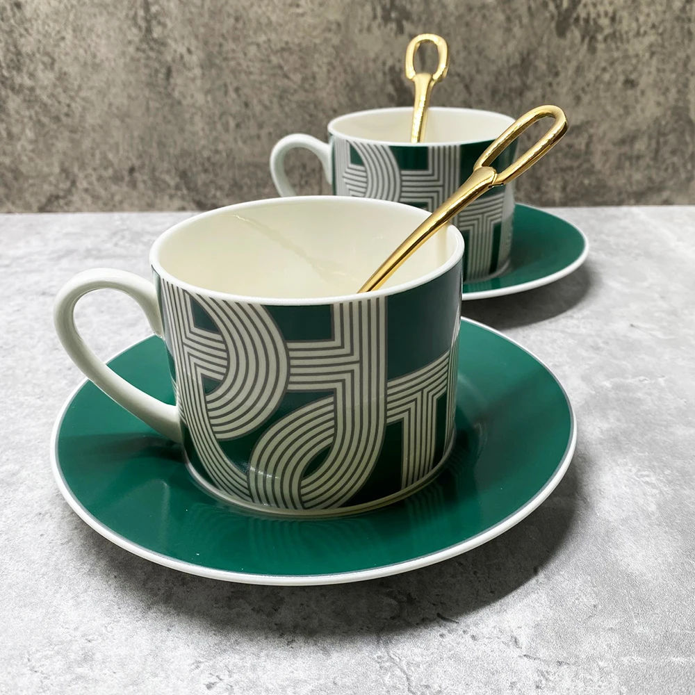 Runway Design  Bone China Coffee Cups and Saucers Tableware Coffee Plates Dishes Afternoon Tea Coffee Drinkware With Gift Box