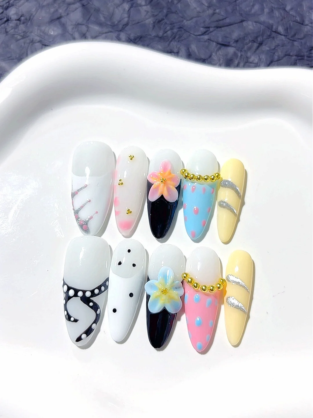 

Multicolor Steel Bead Three-Dimensional Flower Fashion Nail Art (D283)