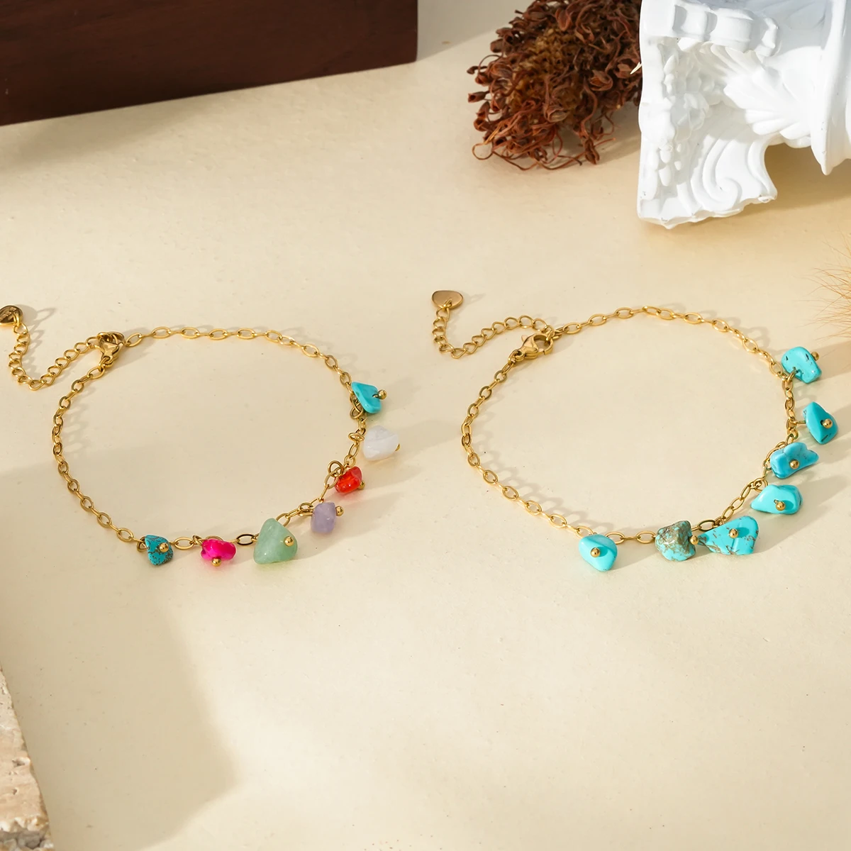 Fashion 14k gold-plated stainless steel ankle chain with stones is suitable for daily wear and for women going out for work.