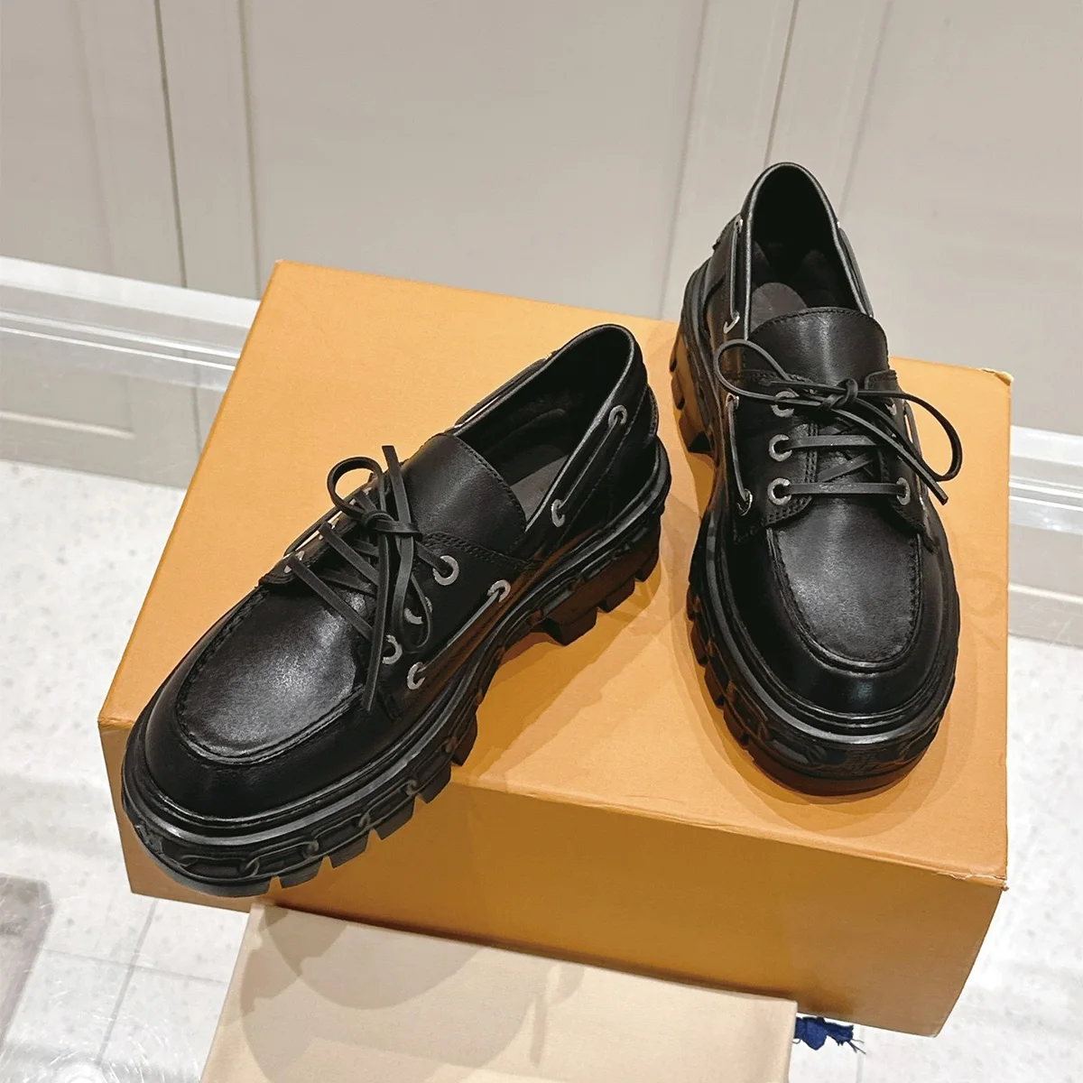 2026 High Quality Autumn women shoes casual lace up platform walking footwear comfortable daily wear ch25022234