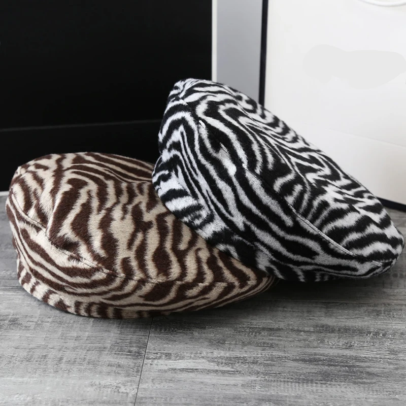 Korean Striped Beret Autumn Winter Plush Warm Berets Zebra Pattern Short Brim Caps Personalized Leopard Print Street Painter Hat