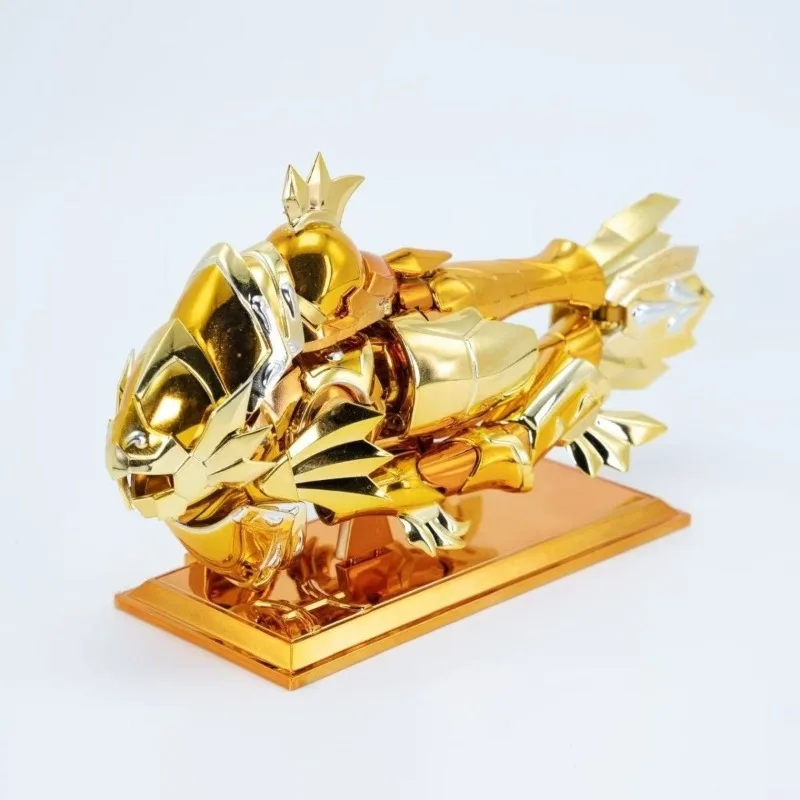 

Золотая модель фигурки Saint Pisces в золотой тканевой форме на складе