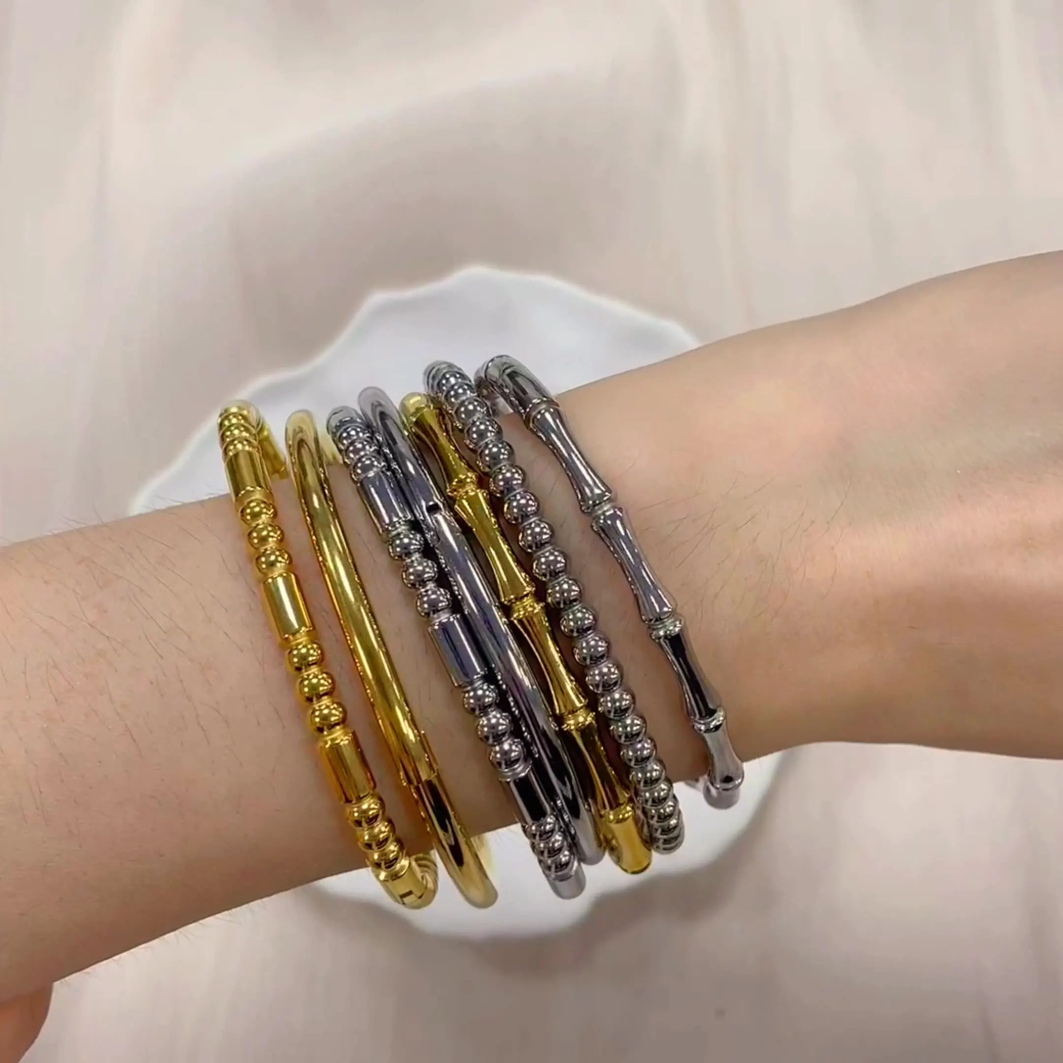 JINHUI Twist Ball Bead Bangles Bracelets Stainless Steel Fashion Gold Color Bangle for Women Girl Jewelry Party Gift Wholesale