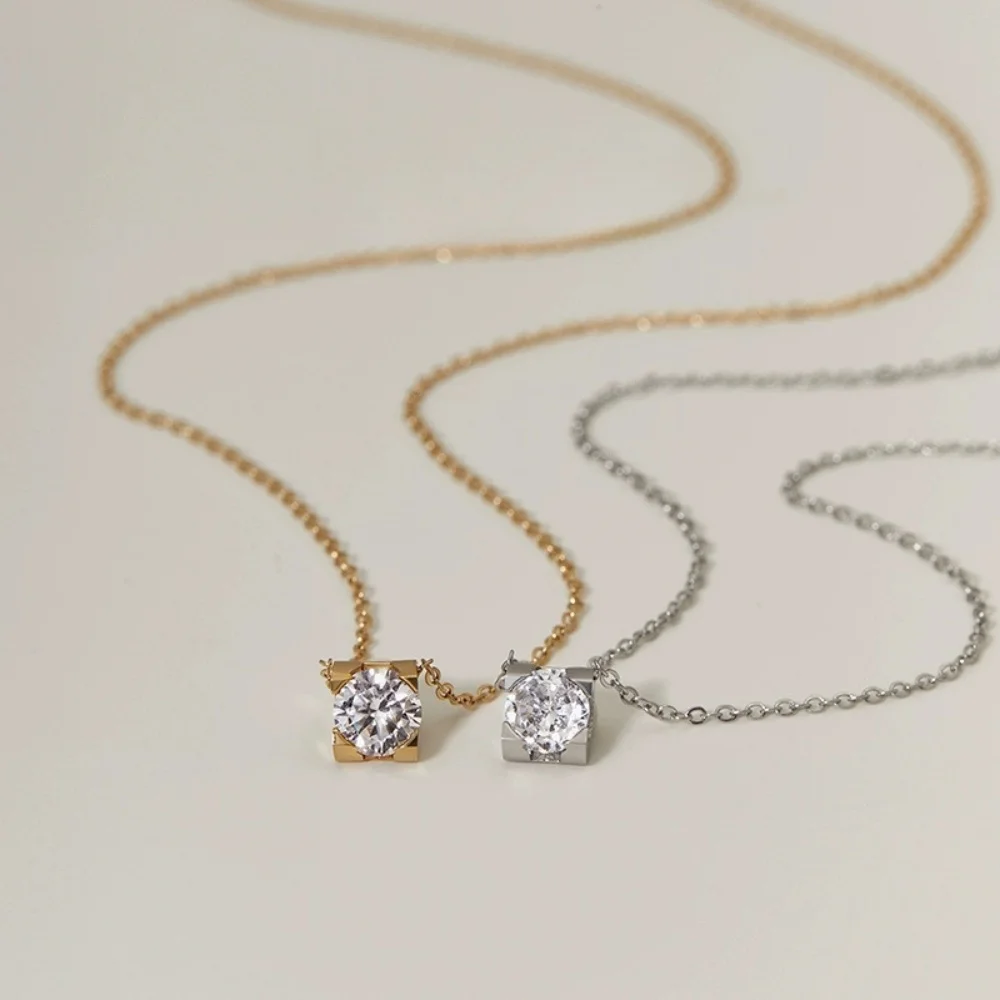Women's Four Claw Single Diamond Necklace Luxury Summer Zircon Collarbone Chain High-End Jewelry Versatile Temperament Accessory