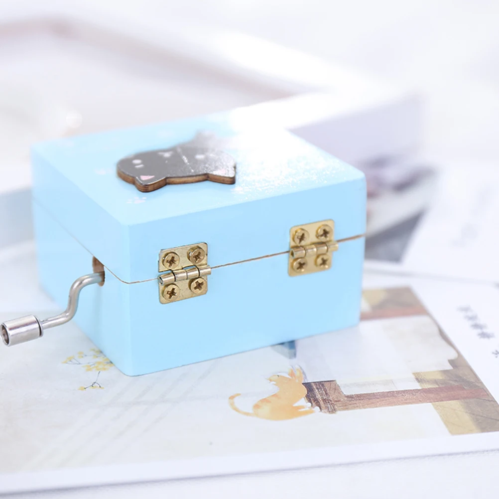 

Wooden Music Box Hand-cranked Kitten Shaped Miniature Wind Up Handmade Mechanical Rotation Box for Birthday Valentine's Gift