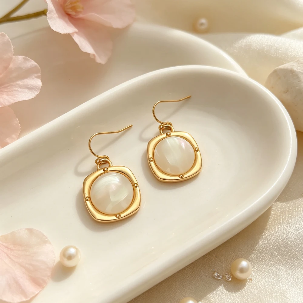 Round-Cornered Square Resin Long Ear Hooks for Everyday Wear, Rivet-Edged Dangle Earrings, Accessories for Going Out