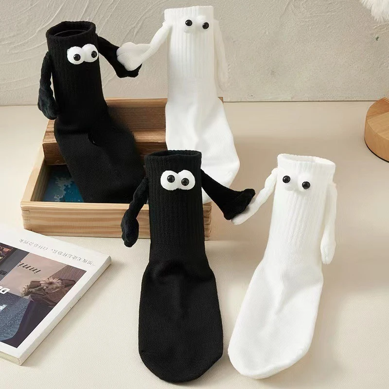 1/2 pairs of three-dimensional eyes holding hands comfortable socks for women autumn winter funny cute cartoon mid tube socks