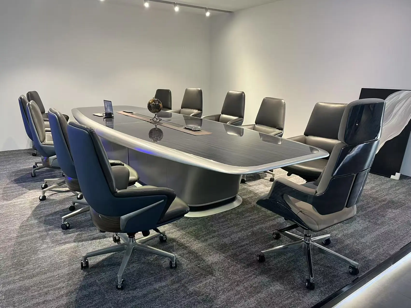 Multi-function Conference Table Science Fiction Aircraft Modeling Oval Shape LED