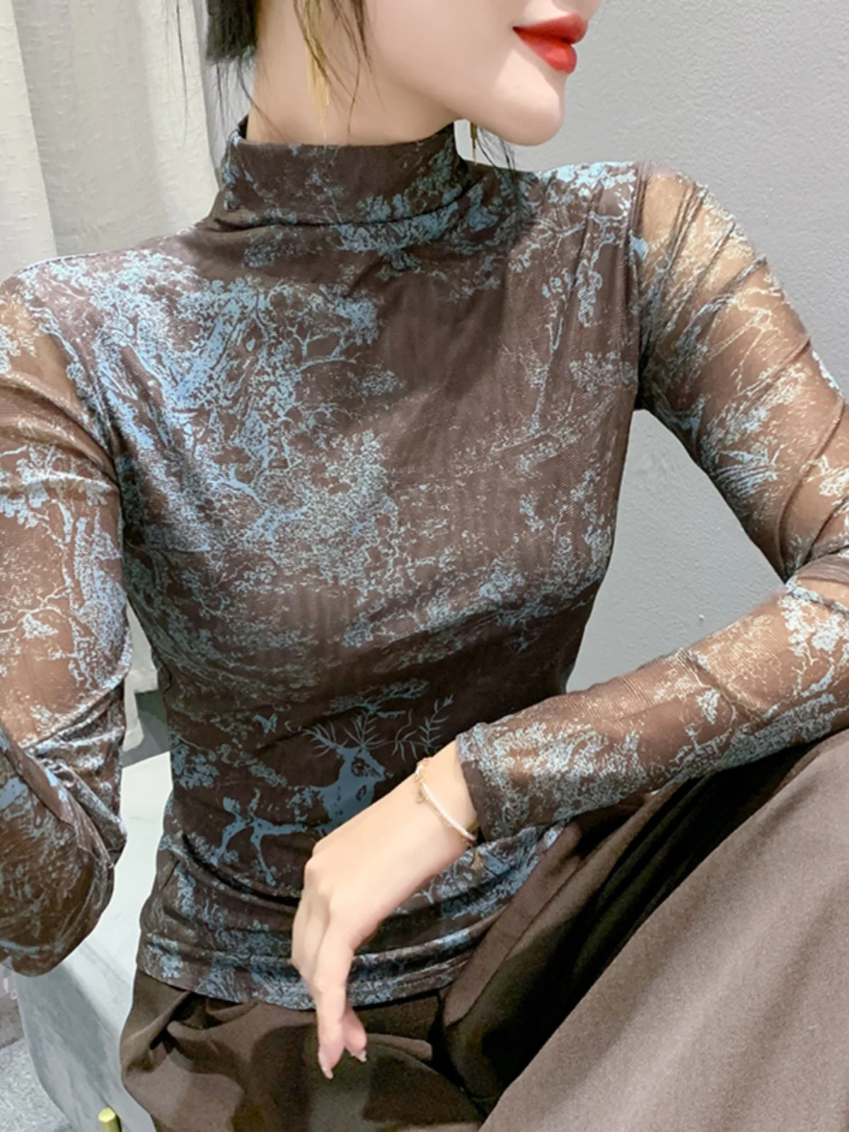 تي شيرت نسائي مطبوع عالي الجودة للخريف والشتاء، تصميم أنيق ضيق بأكمام طويلة، ملابس الشارع العصرية بمقاسات كبيرة