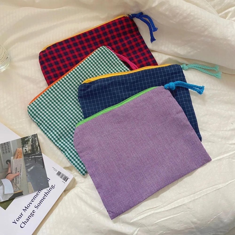 حقيبة مكياج منقوشة عصرية للنساء والفتيات بسعة كبيرة من القطن والكتان لتخزين مستحضرات التجميل مع سحاب منظم سفر مقاوم للماء