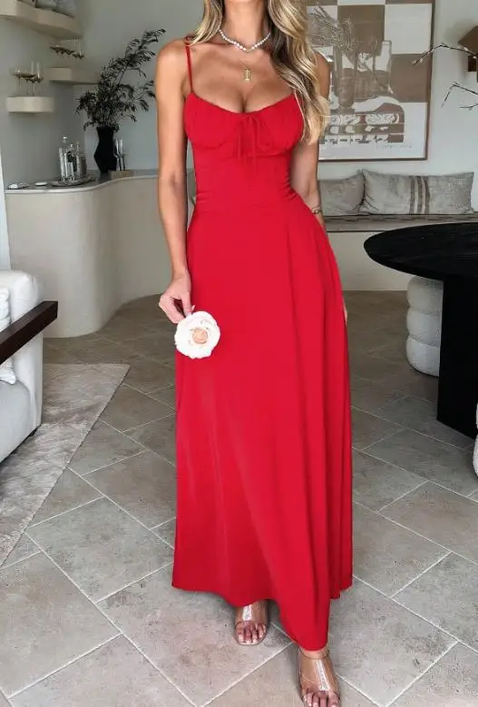 

Women's Suspender Tie Wrapped Around The Chest and Waist, Exuding A Sense of Drape. Long Red Valentine's Day Dress