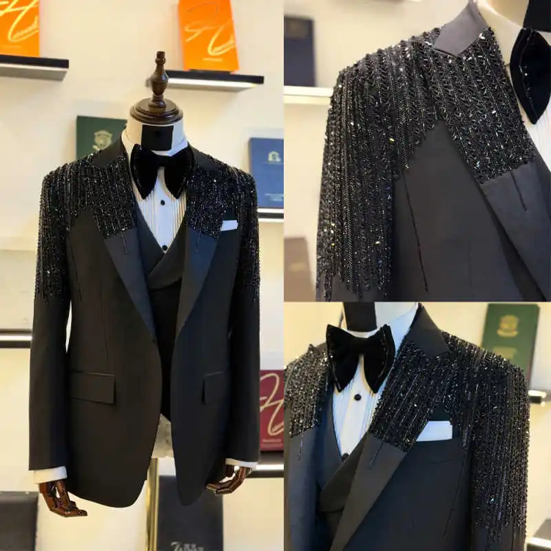 

Luxury Men Suits 3 Pieces Blazer Pants Vest Notched Lapel Wedding Groom Tuxedos Beadeds Rhinestone Party Prom Customized