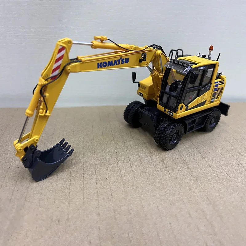 UH 8162 1:50 Scale Komatsu PW148-11 Excavator Loader Alloy Model