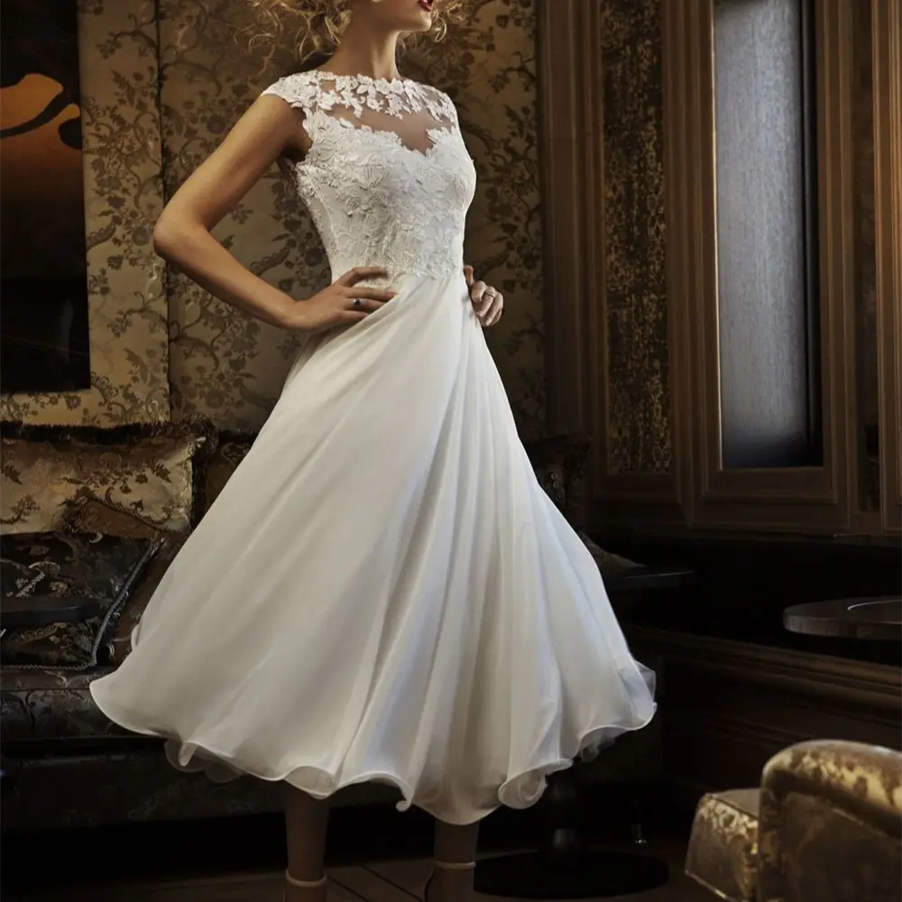 

Elegant White Prom Dress Covered Sleeve Sheer Neck Lace Applique Heart Neckline Over Knee Cocktail Dress Robes de Cocktail