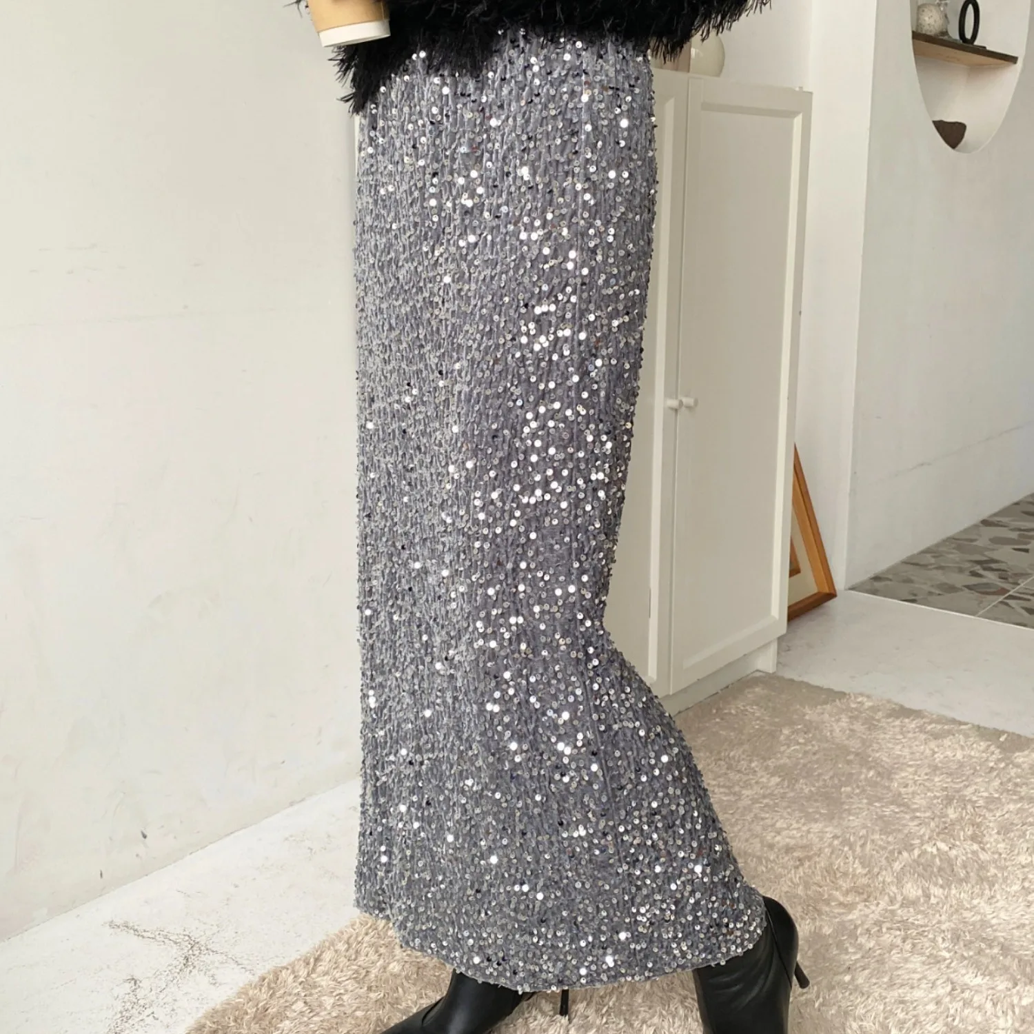 

Блестящая женская юбка средней длины, весна-осень-зима, новый стиль, корейский стиль, для ношения под одеждой, стандартный крой, другой материал, 100%