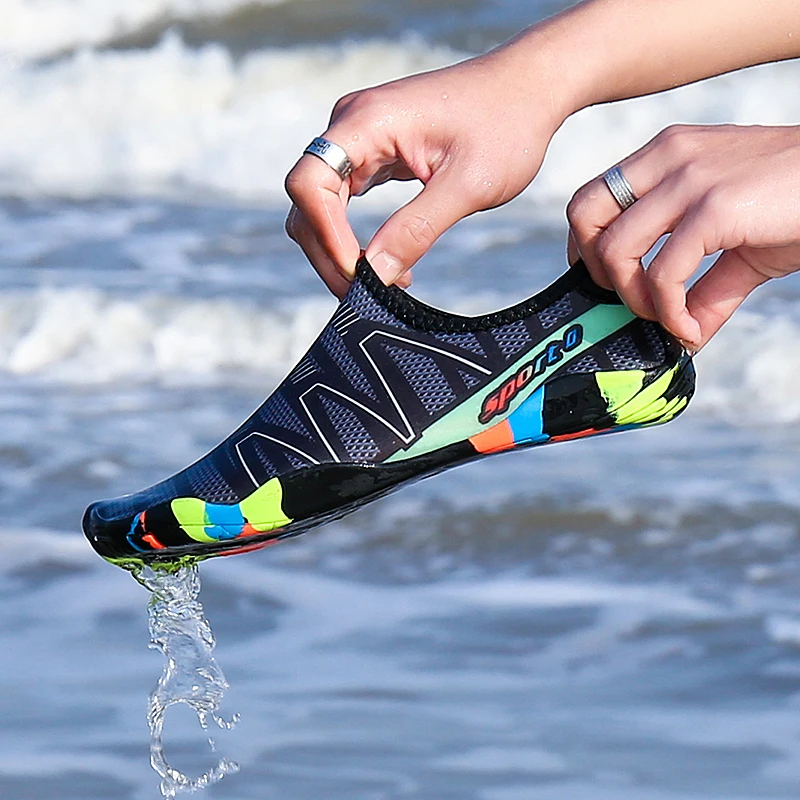 Quick-Drying Beach Water Shoes Unisex Swimming Aqua Slippers Barefoot Surfing Upstream Women Men Light Seaside Rubber Sneakers