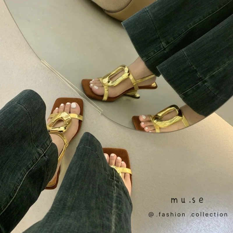 Spring Shoes 2024 Summer Outside Sandals Clogs Wedge Open Toe Buckle Women's Heels Low Platform Peep New Fashion Retro Girls Sli