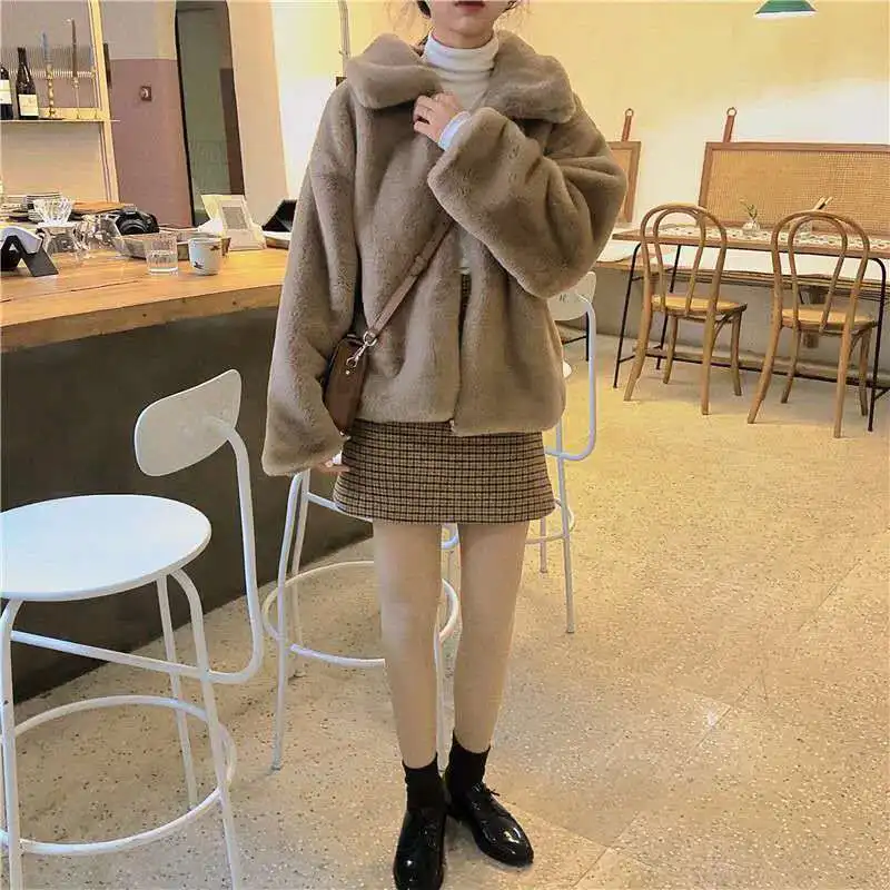 Autumn and Winter Thickened Warm Short Coat Women's Korean Version Small Lapel Western Style Plush Top