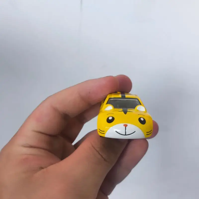 

Takara Tomy Tomica Dream No.163 Shimajiro Car 2nd Gen Diecast Alloy Mini Car Cartoon Vehicle Collectible Toy for Children