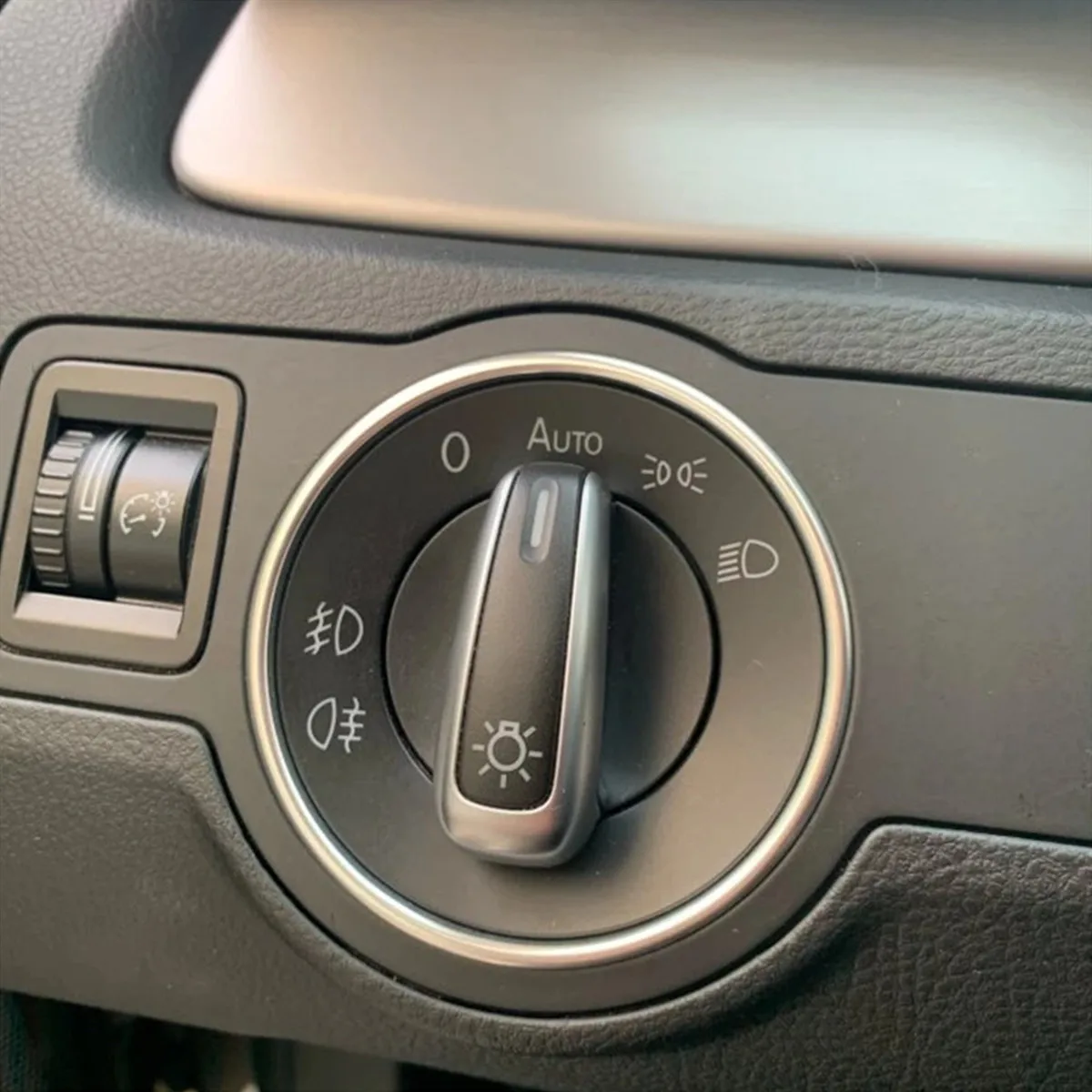 Car Headlight Switch Decorative Frame Trim Ring Sticker Fit For Volkswagen VW Golf Jett MK5 MK6 Passat B6 B7 CC Touran Tiguan image 2