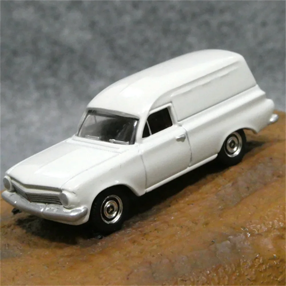 Home Decoration 1/87 HO Scale Alloy Car Model 1964 EH Holden Panel VAN Car Model Train Scene Miniature Collection Landscape