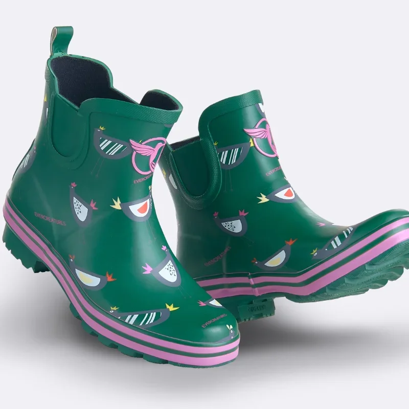 Damskie brytyjskie antypoślizgowe kalosze z krótką cholewką i nadrukiem kreskówkowych kurczaków.