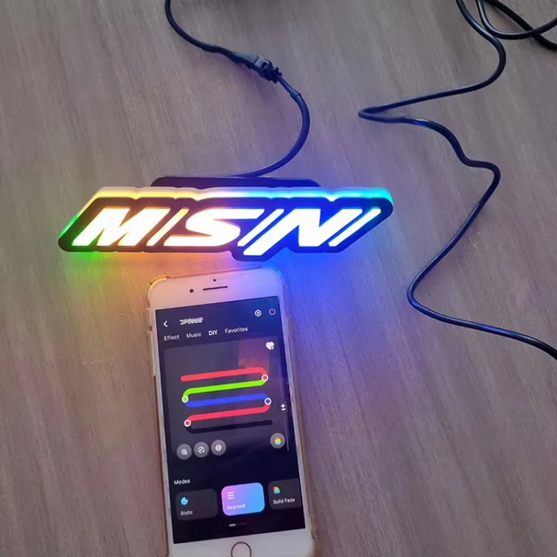 Benutzerdefinierte Anwendung Controller Leuchtendes Logo Frontgrill Abzeichen Logo Stream Light Emitting Diode Auto Stoßstange Licht