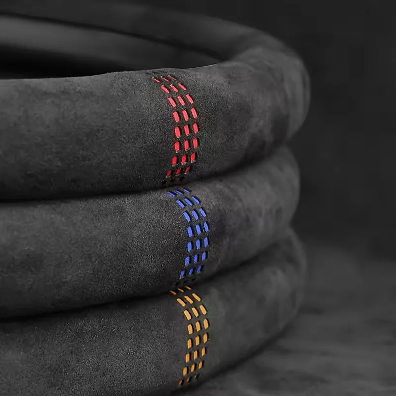 

38cm Suede Steering Wheel Cover for AUDI A1 A3 A4 A5 A6 A8 Q3 Q4 Q5 Q7 RS5 RS6 RS7 SQ5 TT e-tron - Non-Slip Breathable Grip