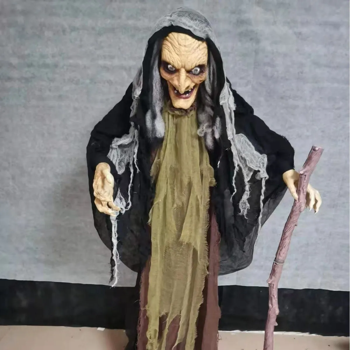 

Halloween decorations, electric glow ornaments, canes, witch haunted house, horror wizard dress up props, secret room