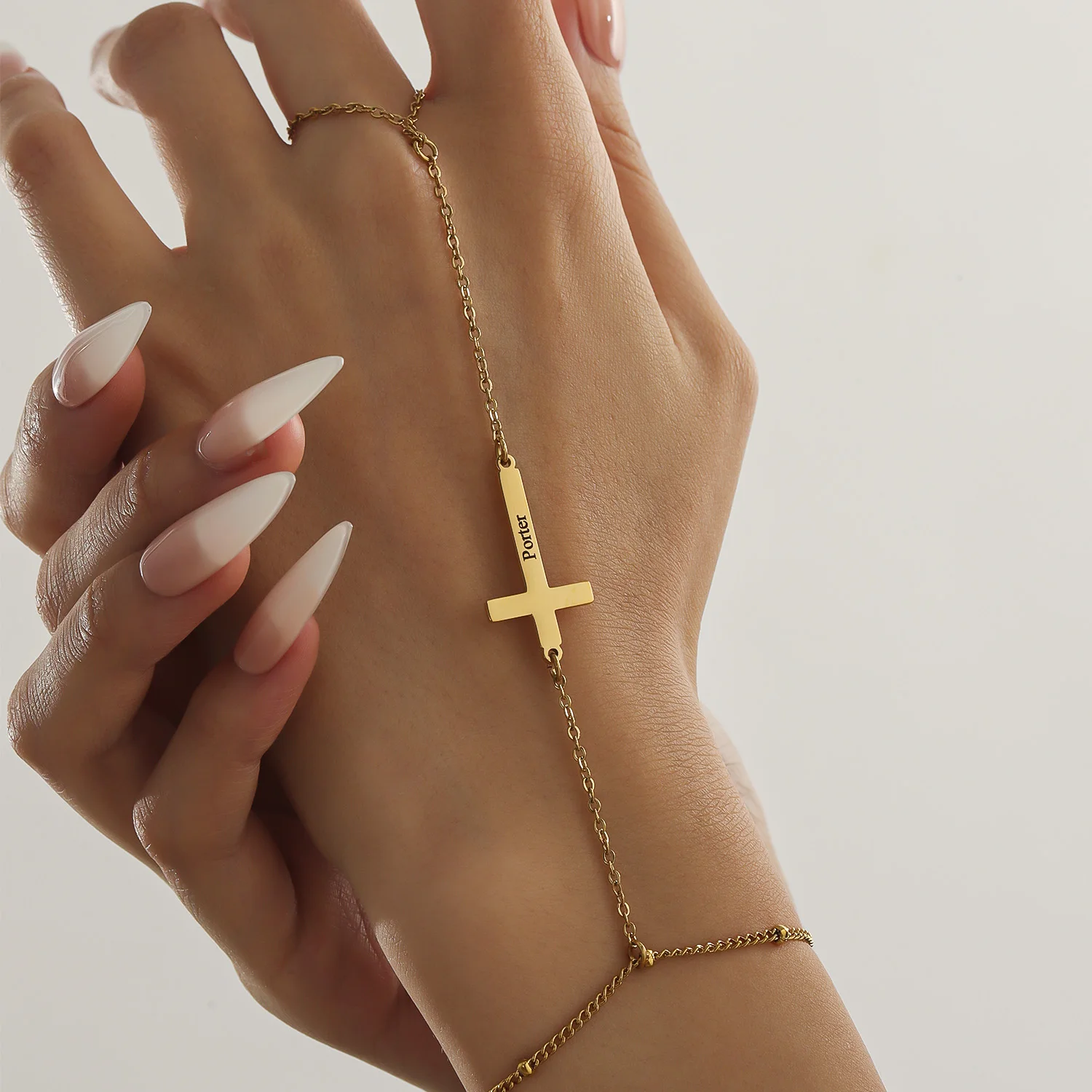 Dascusto Custom Cross Hand Chain Bracelet18K Gold-Plated Stainless Steel Engraved Name Personalized Bracelet For Women Gifts