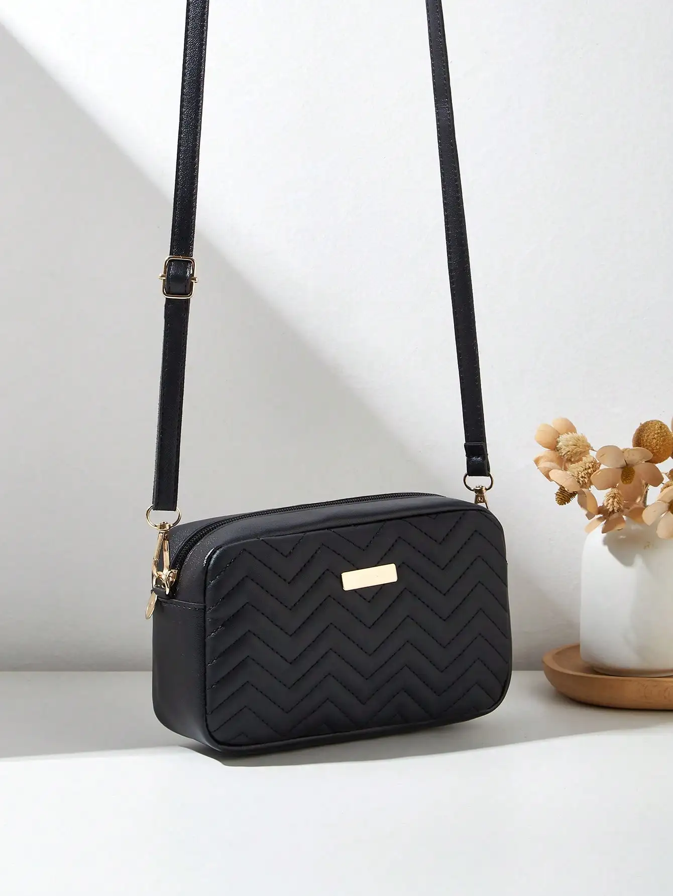 

Cute Casual Crossbody Bag, 2025 Fashion Wave Pattern Embroidered Ladies Shoulder Diagonal Handbag, Detachable Adjustable Strap, Sweet Check Zipper Bag