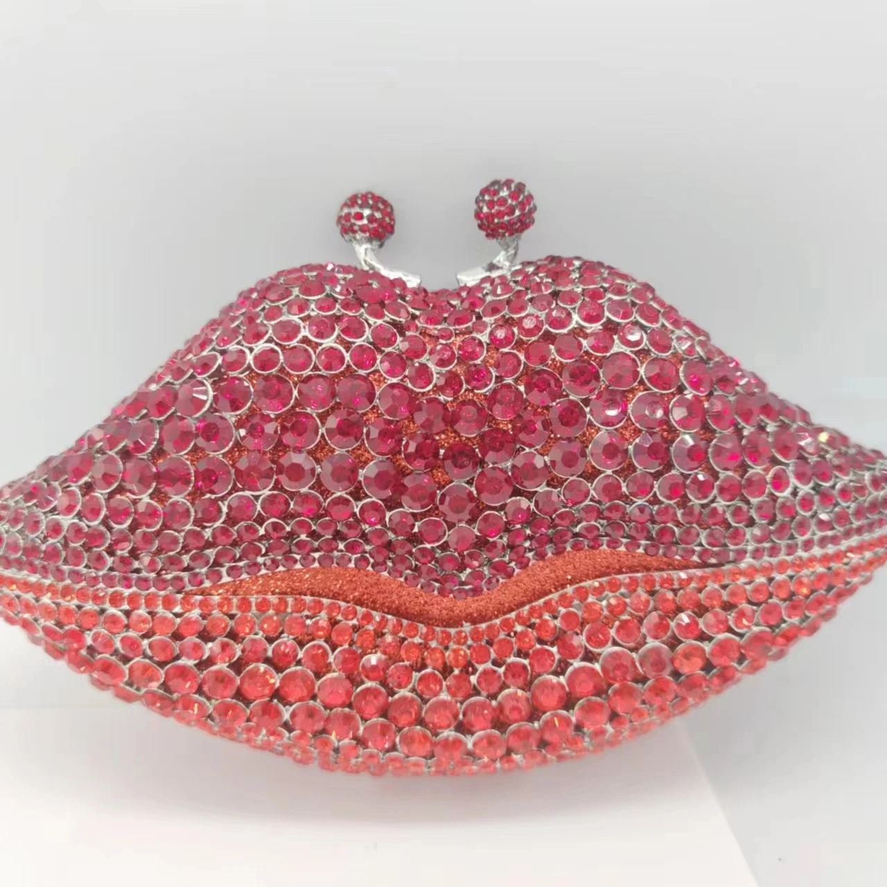 

Вечерний клатч в форме губ, женский кошелек Kiss Design со стразами и кристаллами. Сумка для вечеринок OEM на заказ, низкий минимальный заказ оптом с завода