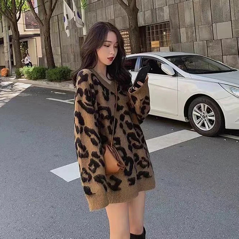 2023 Autumn Winter Korean New Cartoon Sweater Sweatshirt Women's Loose Leopard Round Neck Casual Pullover Knitting Sweater Tops