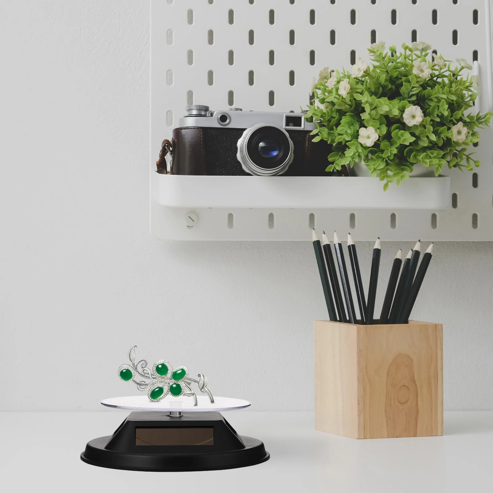 360 Degree Solar Powered Rotating Display Stand Long Life Jewelry Turntable for Watches Collectibles Digital Camera Bags