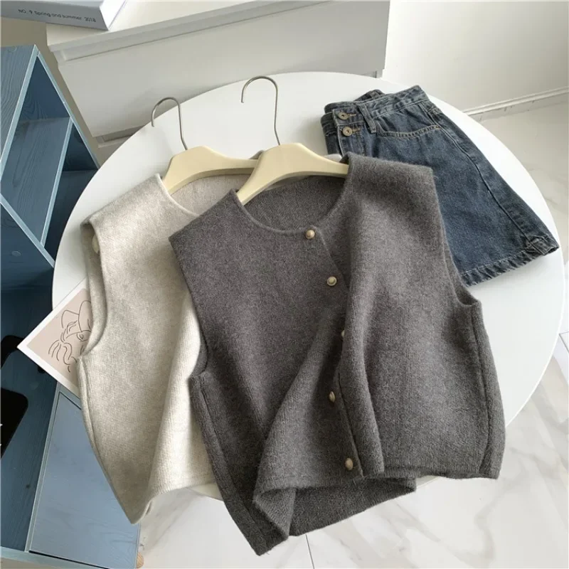 

Fashion New Spring Autumn Women's Sweater Vest Single Breasted Sleeveless O Neck Knitted Vest Solid Casual Loose Lady Tops 31162