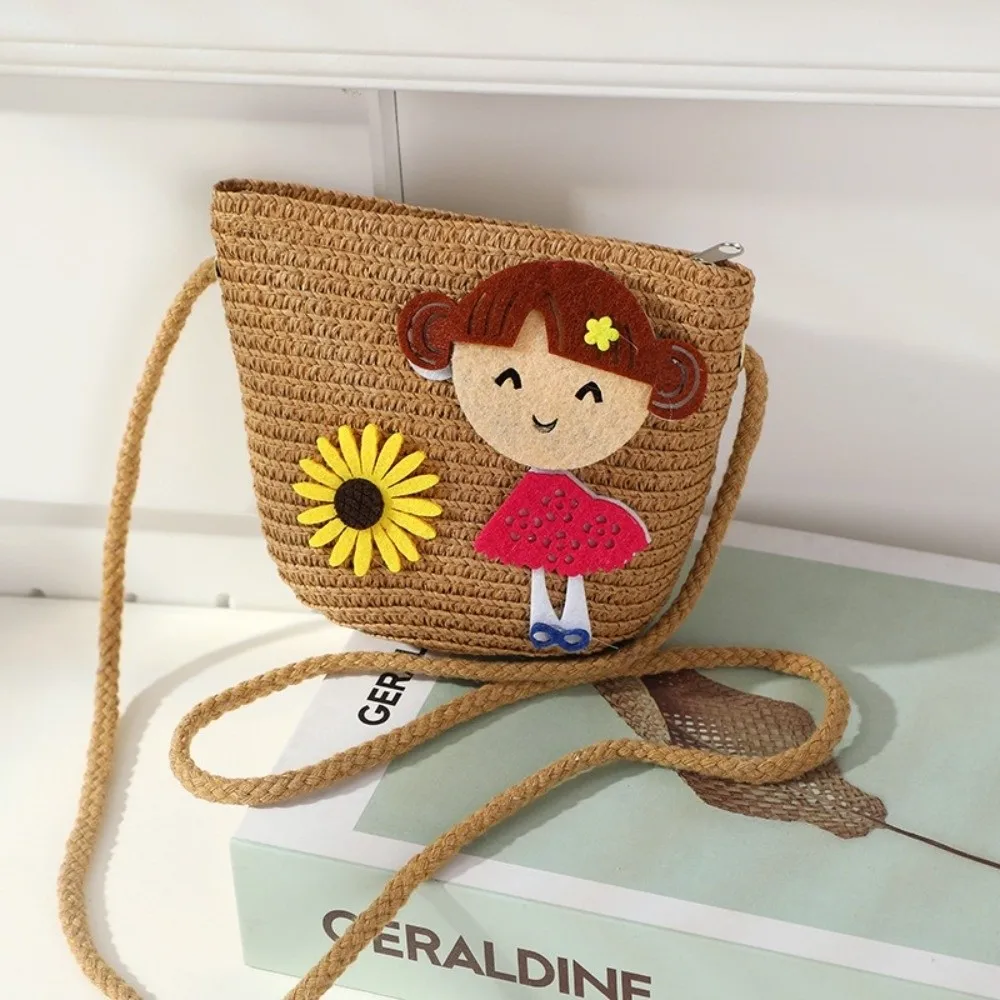 High Quality Handmade Woven Straw Shoulder Bags Cute Lightweight Crossbody Bag Flower Beach Bag Travel