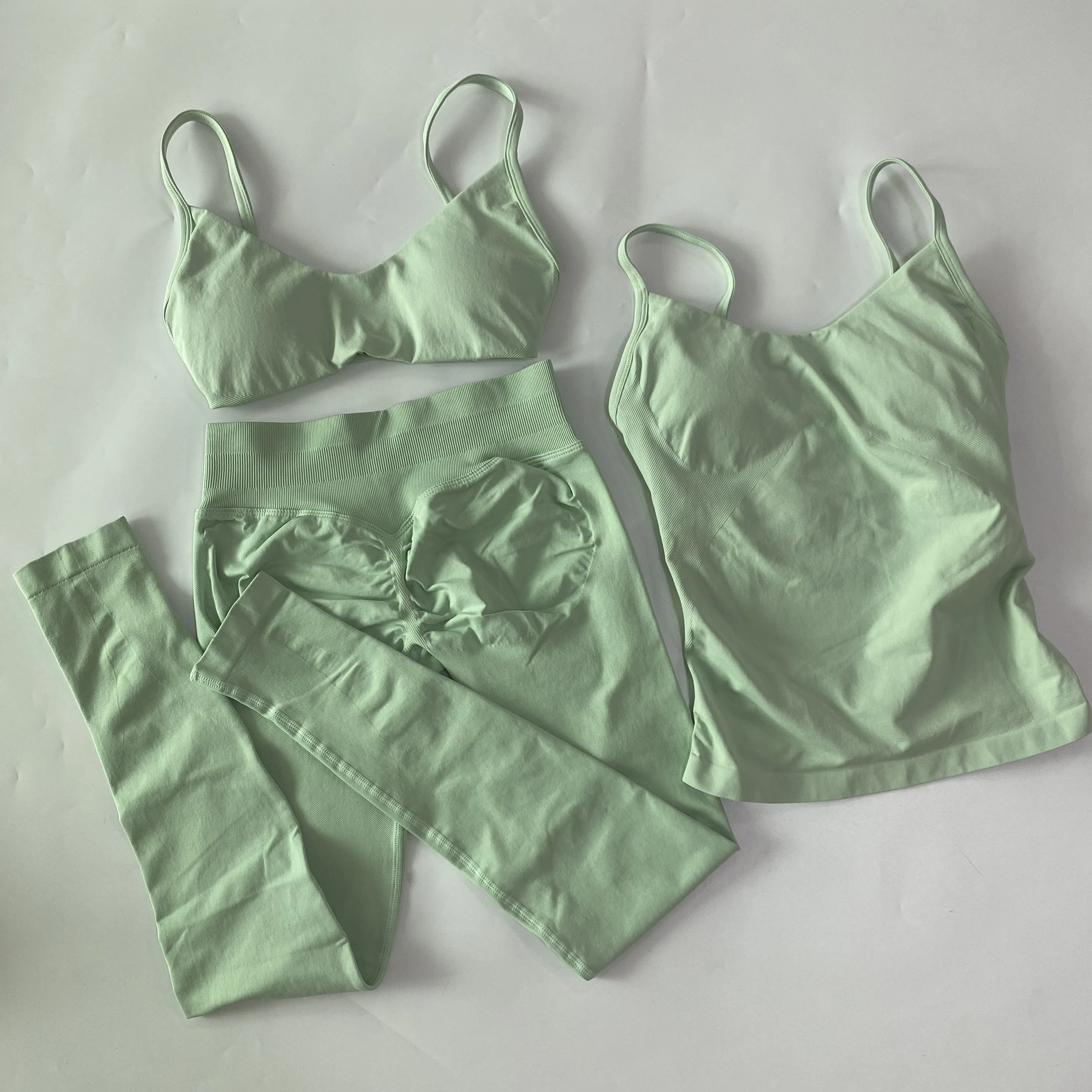 3-teiliges nahtloses Yoga-Set, Sport-BH, Top mit Rundhalsausschnitt, High-Waist-Leggings mit Po-Formung, Fitness-Workout-Sportanzug – Detail 13