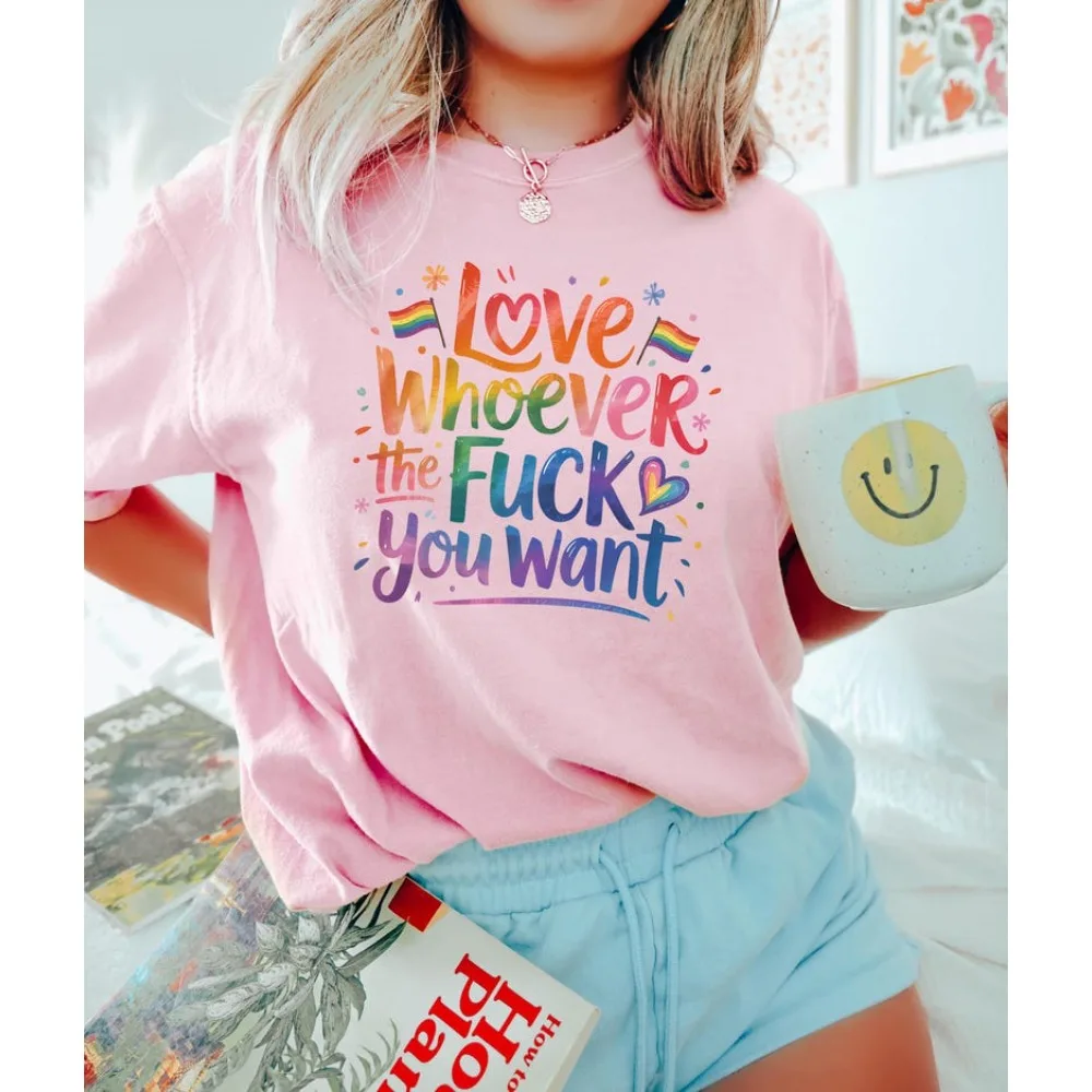 

Love Whoever The Fu K You Want Рубашка ЛГБТК Рубашка Pride Радужная футболка Lesbian Pride Футболка женская хлопковая с коротким рукавом