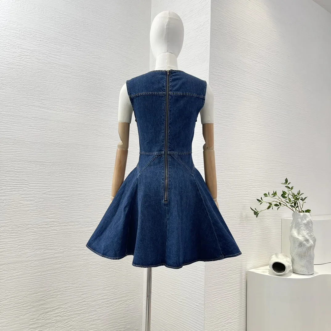 Nuove donne Denim Design Series vita senza maniche bottoni a trapezio 2024 cotone di alta qualità Mini Lady Summer Tank Dress