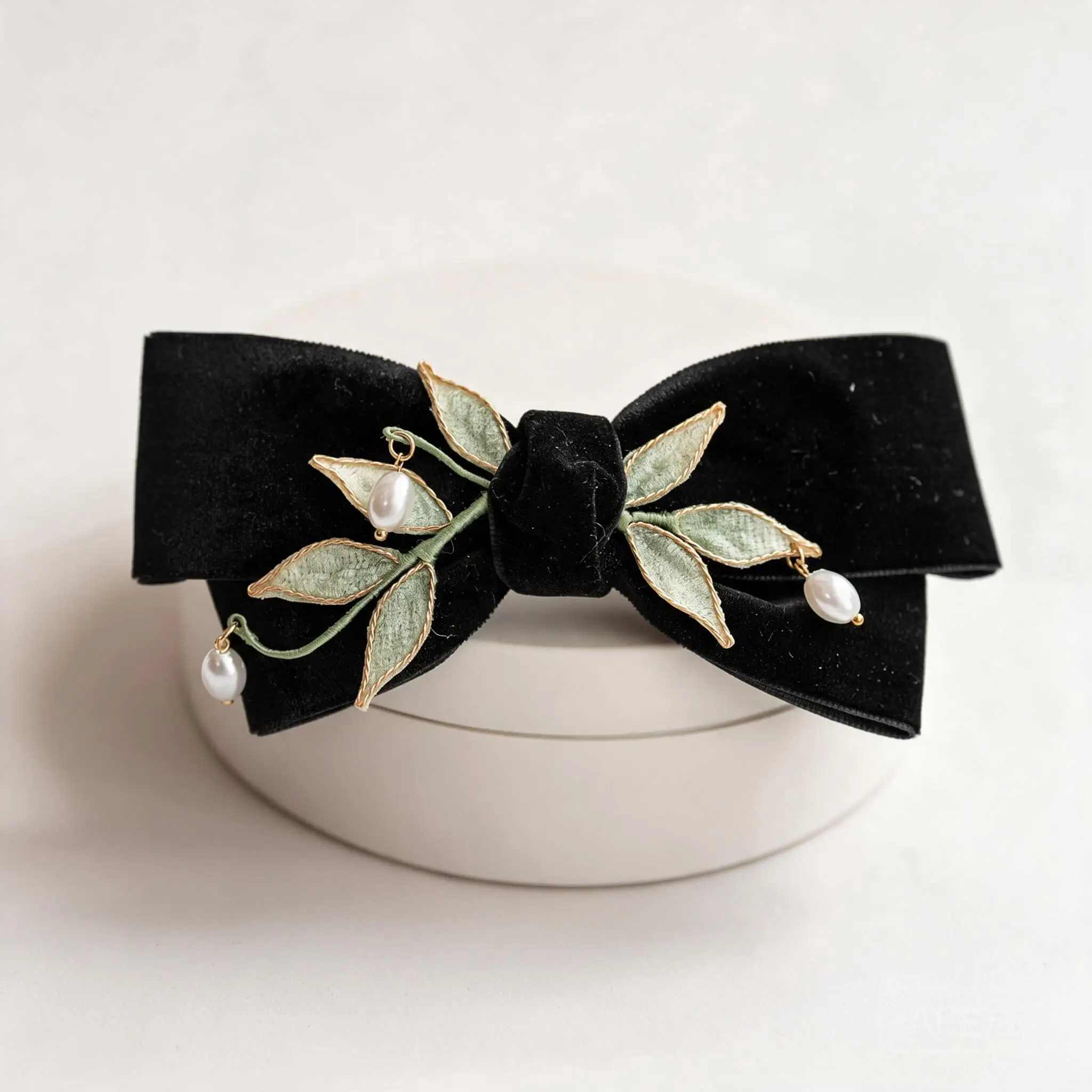 Vintage Gentle Velvet Bow Hair Clips Embroidered Leaf Faux Pearl French Style Barrettes For Women Daily Party Hair Accessories