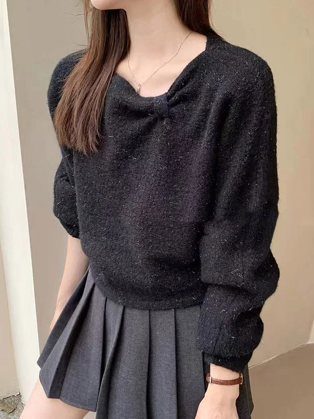 Fashionable Shoulder-baring Knitted Top Women's Early Autumn 2025 New High-grade Stylish Side Shoulder Sweater Pure Desire