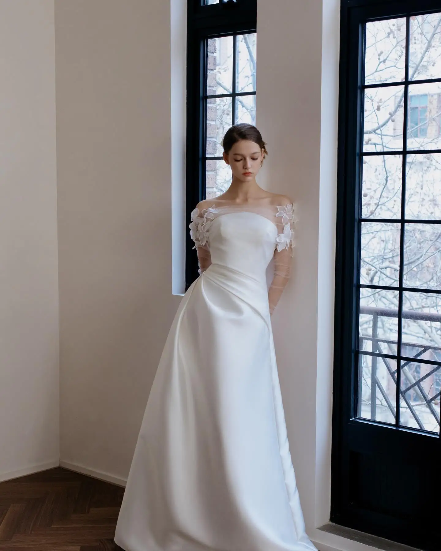 Off Shoulder Long Mesh Sleeve Wedding Dress Ivory Satin Bridal Gown 3D Flower Appliques Backless A Line Bride Dress For Wedding