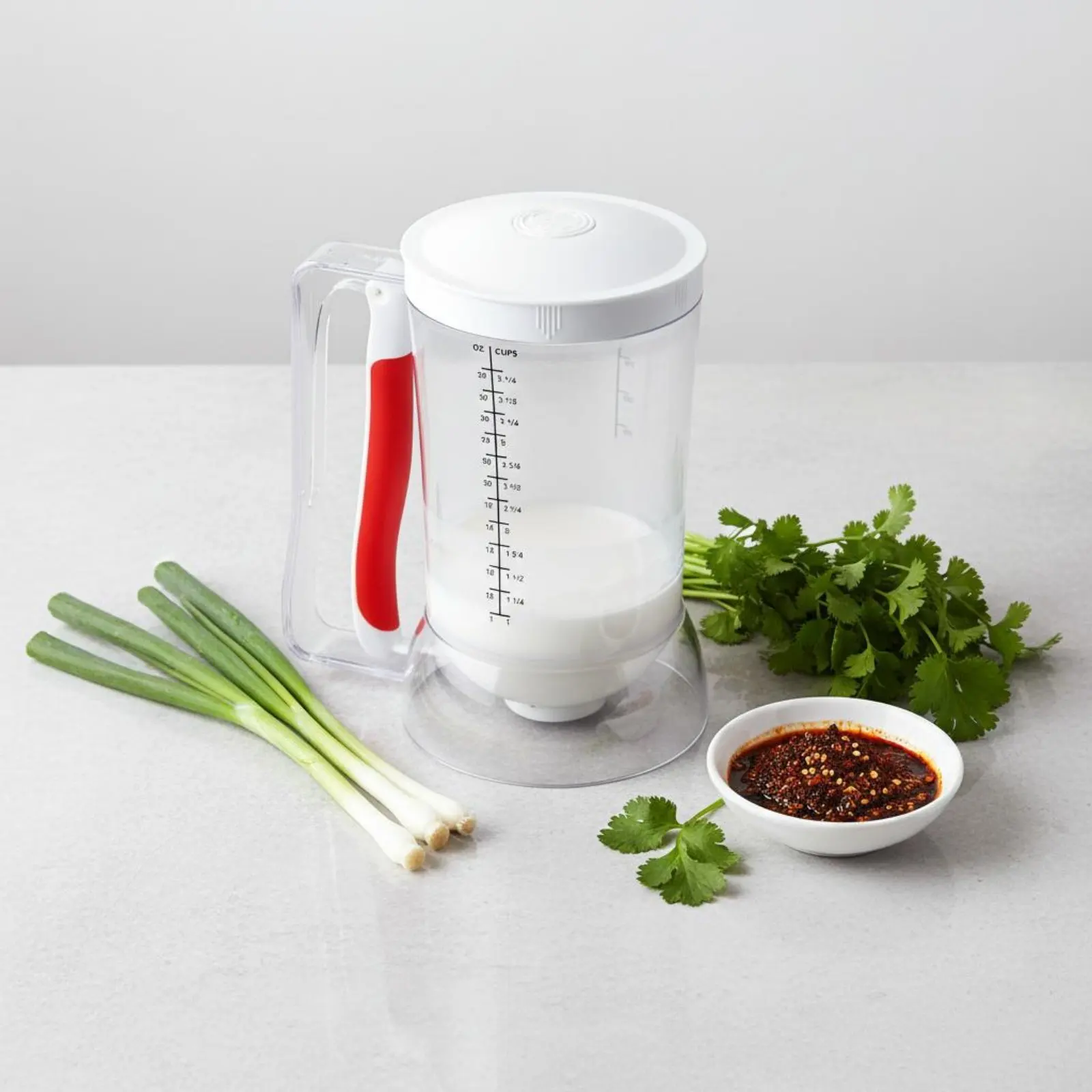Pancake Mixture Dispenser Easy to Clean Pancake Mixture Pourer Handheld Dispensing Container With Measurement Markings