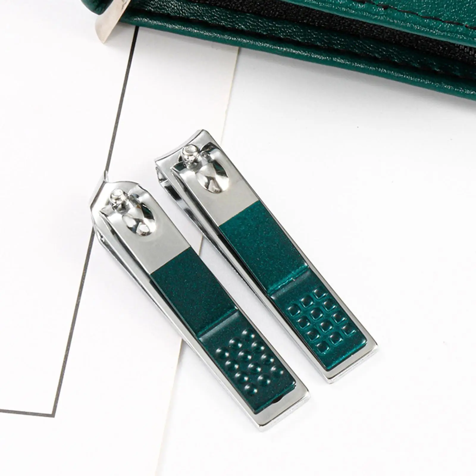 Juego de cortaúñas para personas mayores, Kit de manicura y pedicura verde con herramientas de acero inoxidable, estuche de accesorios para el cuidado de las uñas