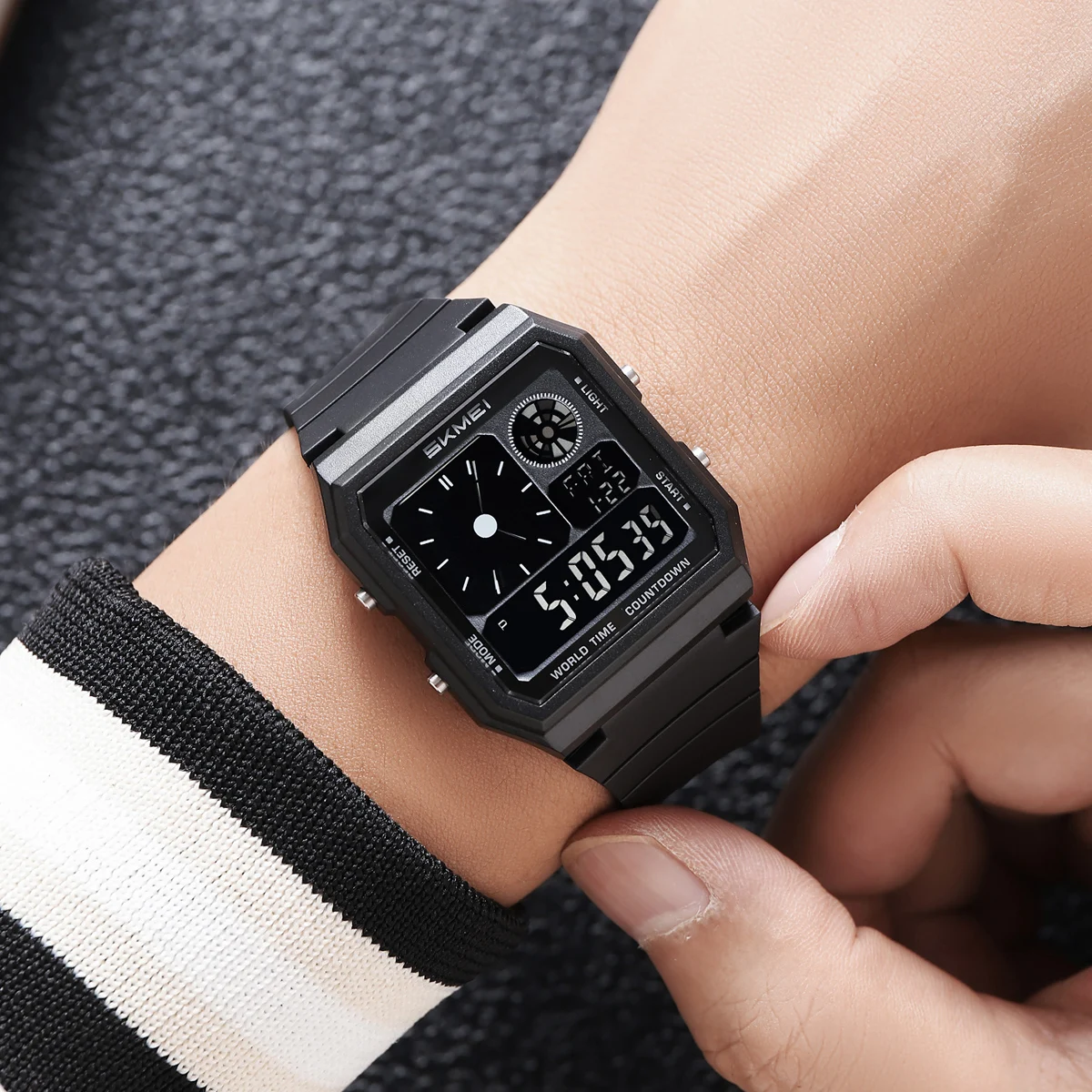 SKMEI Sports Daylight Saving Time Digital Electronics Watch For Men Women Students Waterproof Fashion Outdoor Chrono Wristwatch