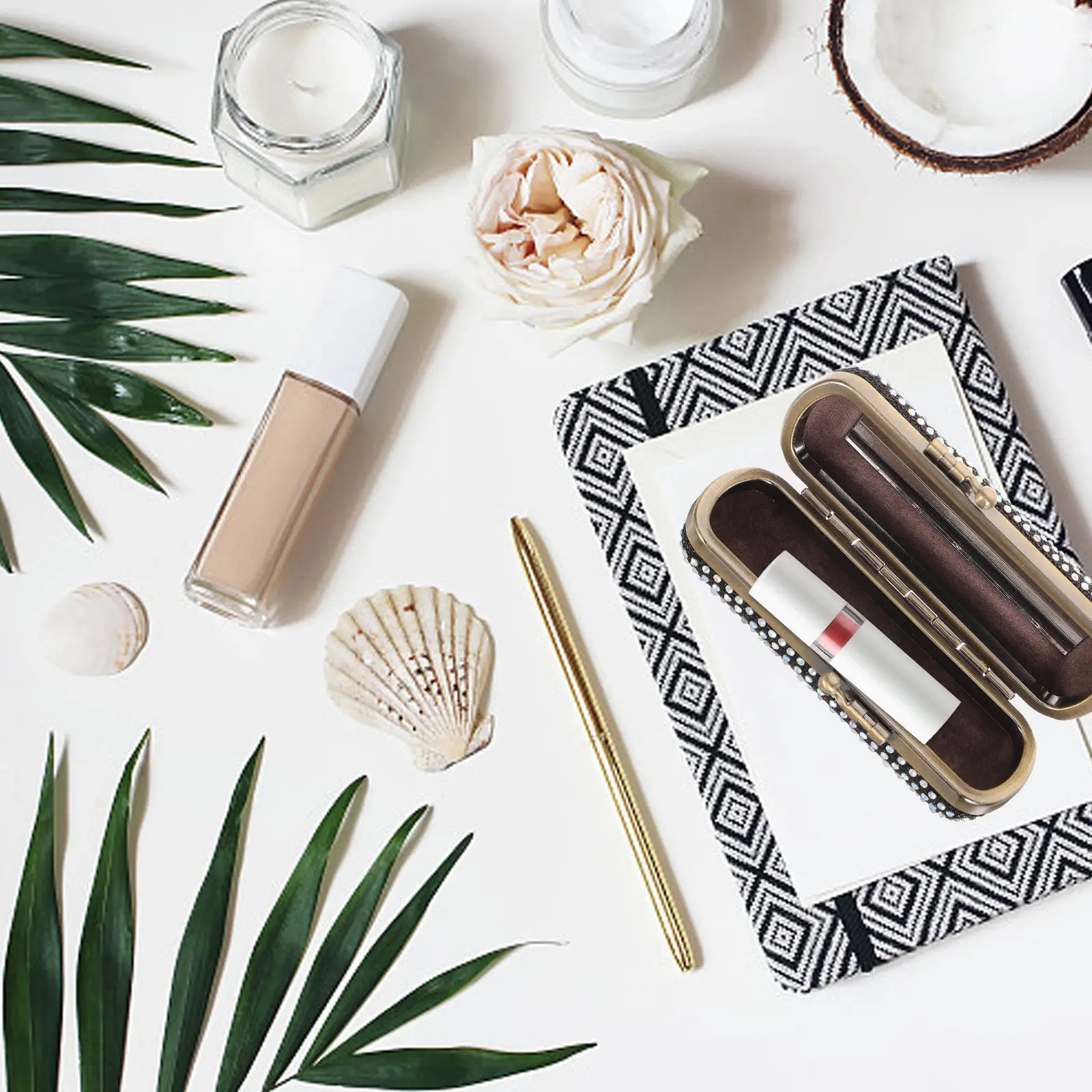 

Lipstick Case Portable Vintage Metal Alloy Lipstick Holder with Mirror Makeup Organizer Travel Case Small Storage Box