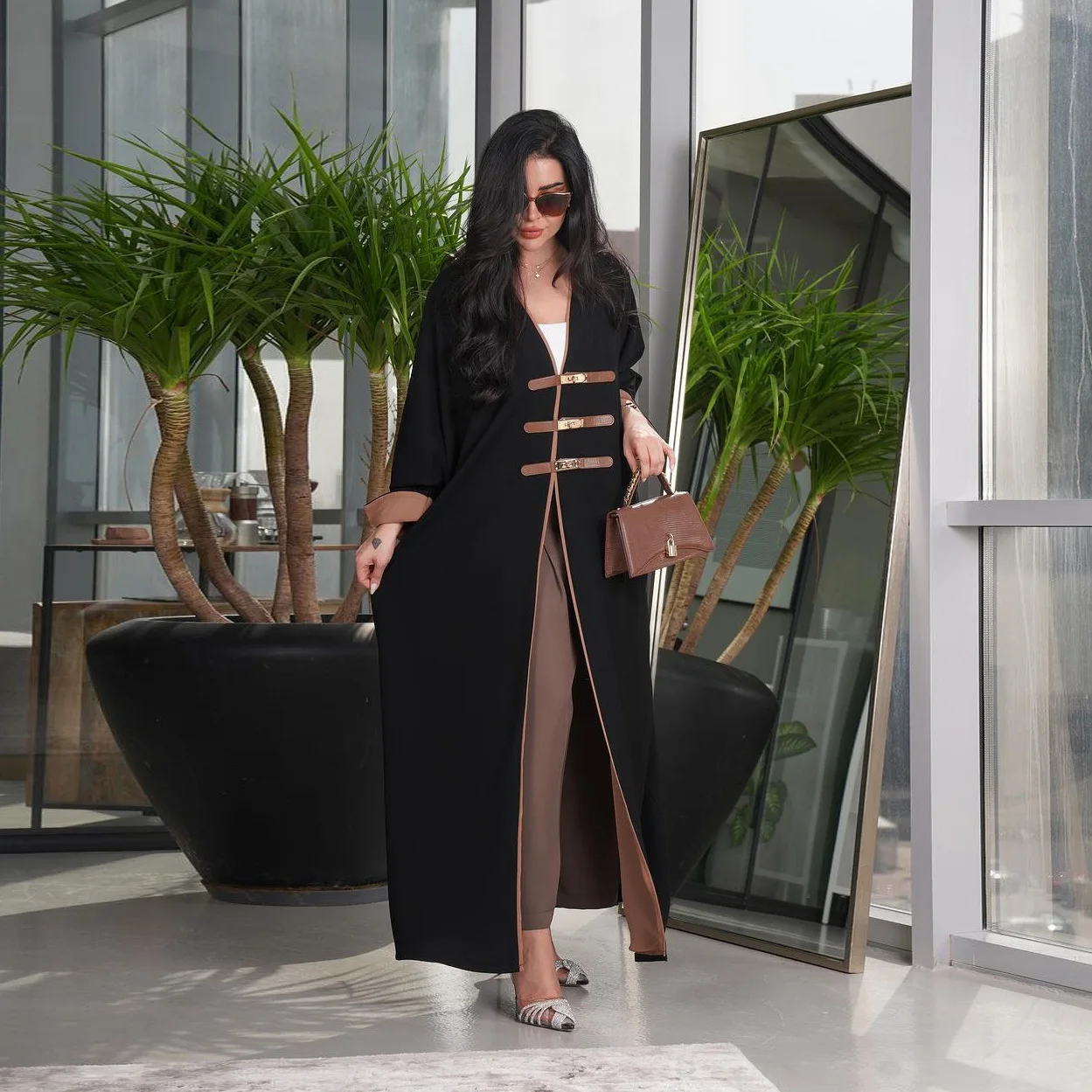 2024 New Dubai Fashion Modest Solid Open Kimono Abayas Leather Buckle Long Sleeve Contrast Color Robe Ramadan Muslim Women Robe