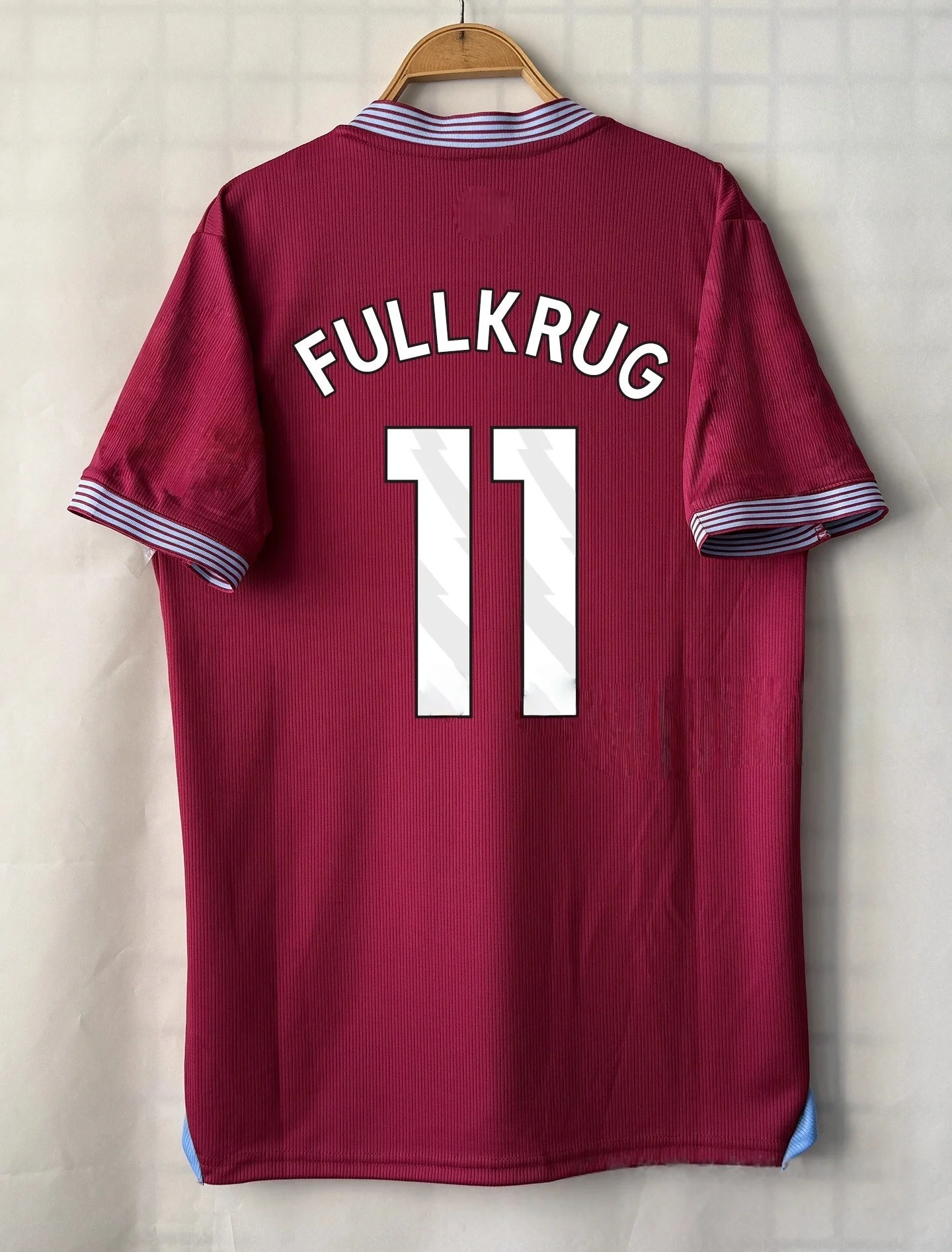 

Short-sleeved Men's Summer Trends in 2026: Personalized Tops, Loose, Breathable, Comfortable and Quick-drying T-shirts7